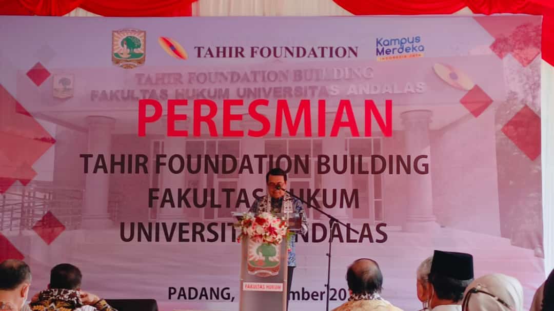 peressmian labor hukum unand 1