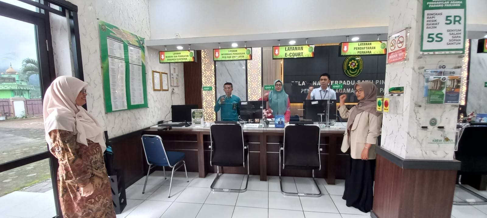 briefing 24apr