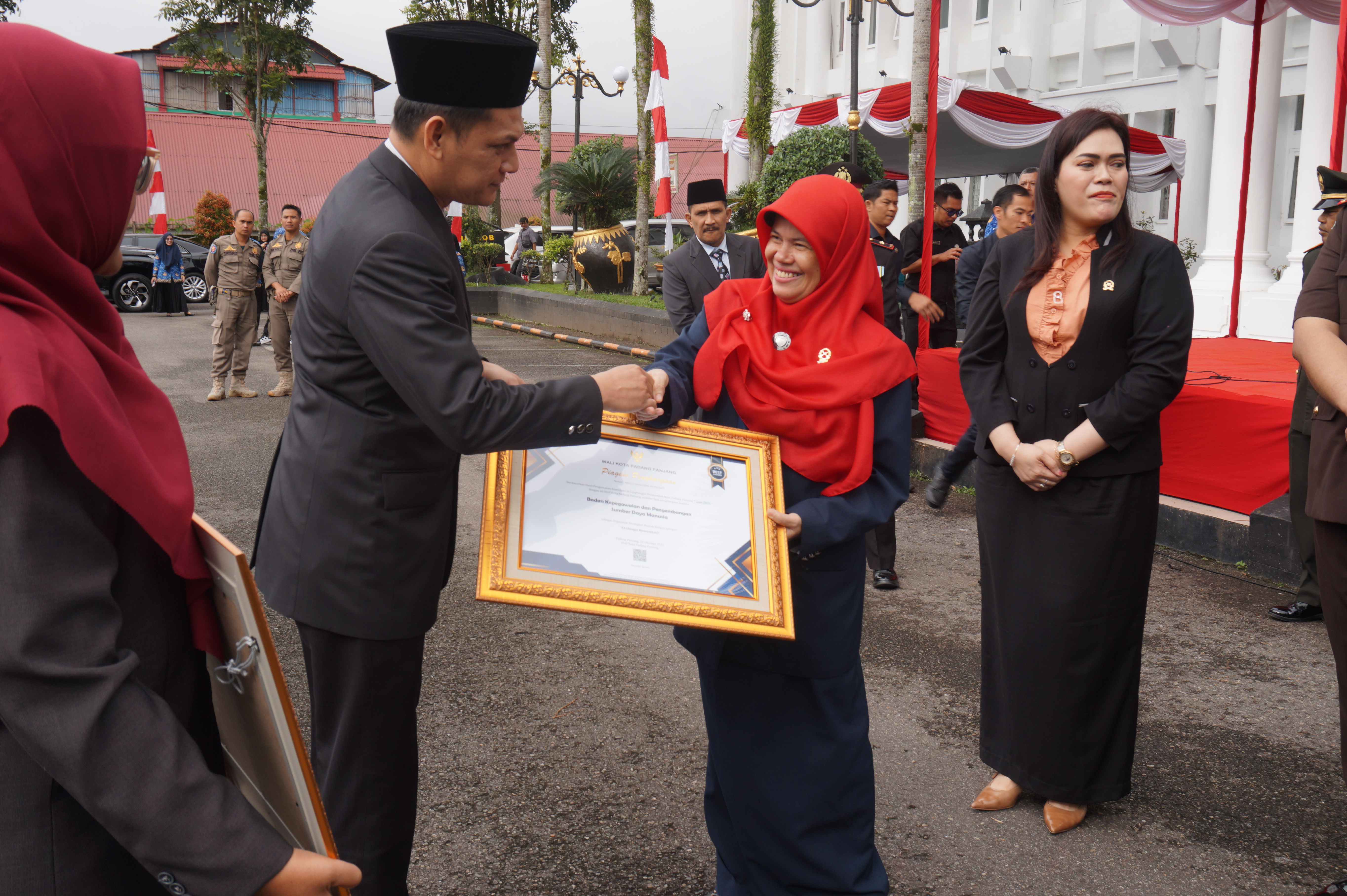 upacara balaikota 10nov 2